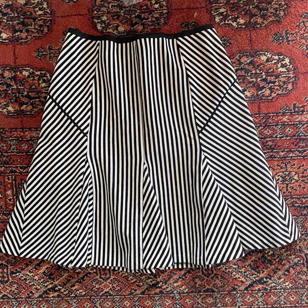 Banana Republic 8 Black‎ White Gored Short Skirt SEXY!